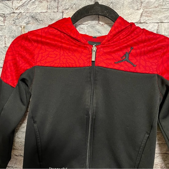 Jordan red and black zip up hoodie - Picture 3 of 6